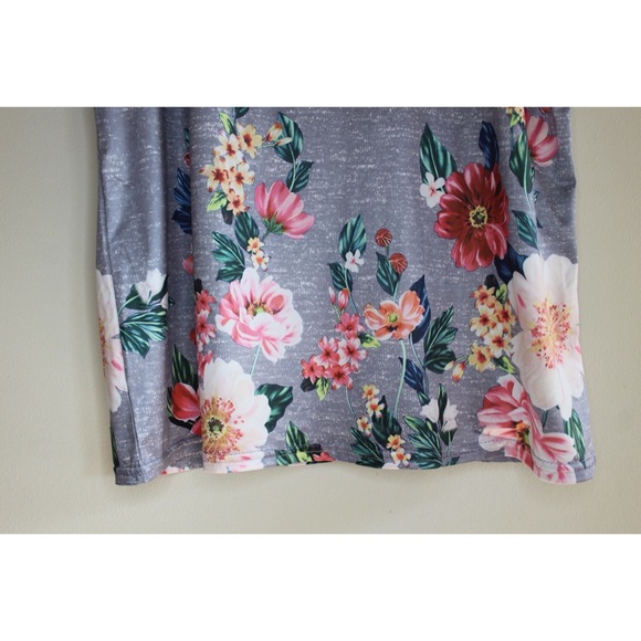 Couer DE Vague France NWT Grey VNeck Floral Top XL - Picture 5 of 7